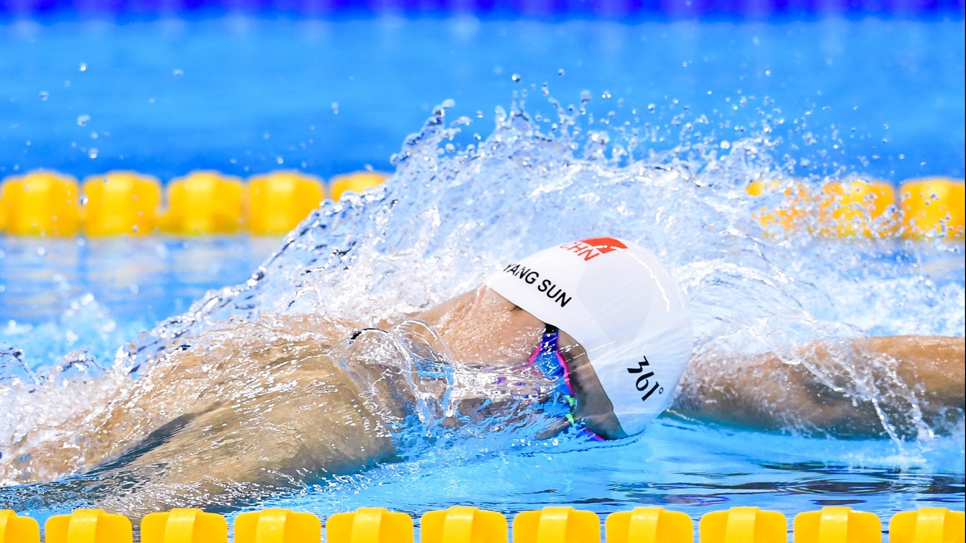 中国女排横扫日本成功夺冠,中国女排击败日本